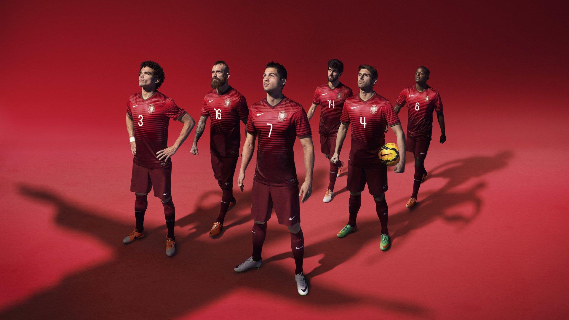 突发!新星约罗比赛中抱脚伤退,马奎尔临危受命替补登场